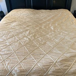 King bedding comforter. Luxe Versailles. Neutral gold color.